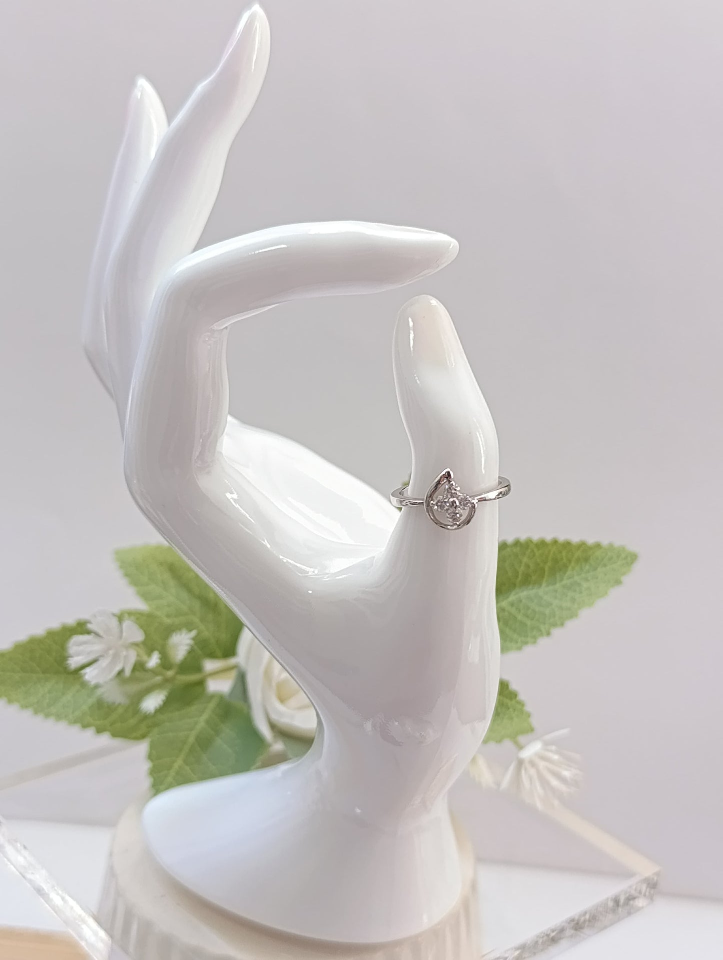 ANILLO FLOR EN GOTA T6