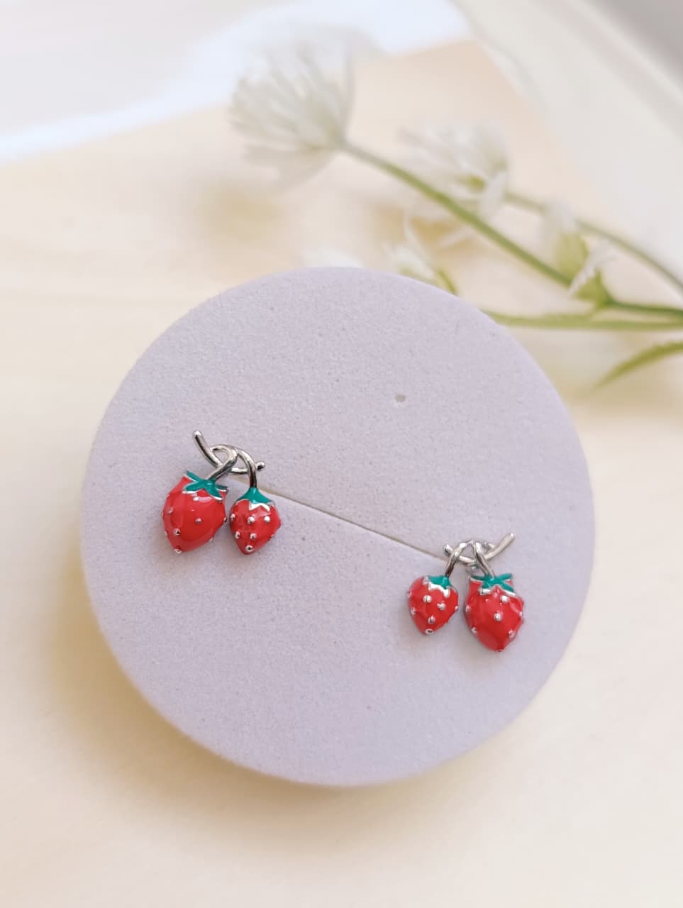 ARETES FRESITAS PLATEADAS