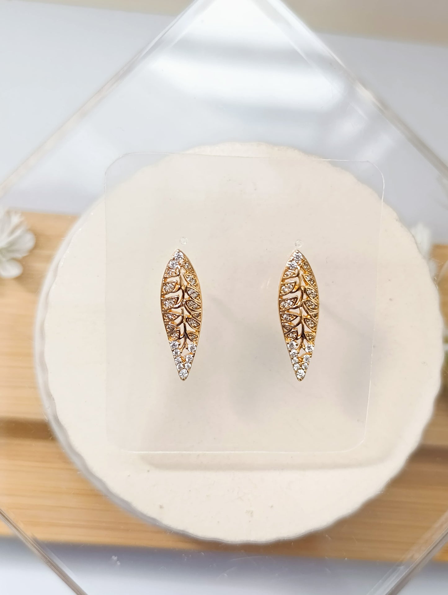 ARETES HOJA CON CIRCONIAS