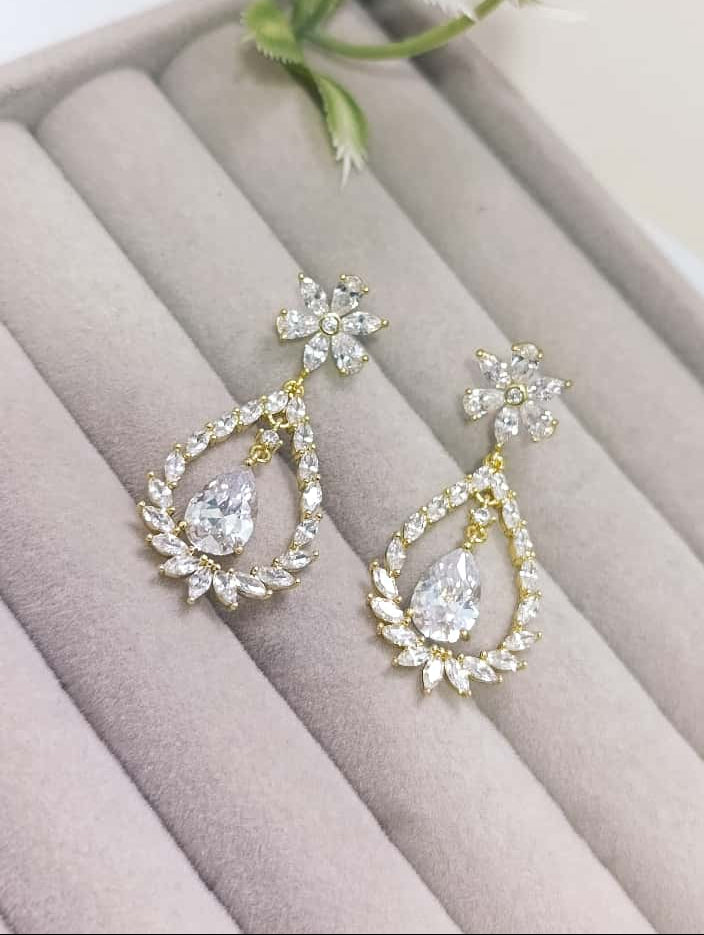 ARETES LARGOS PIEDRAS