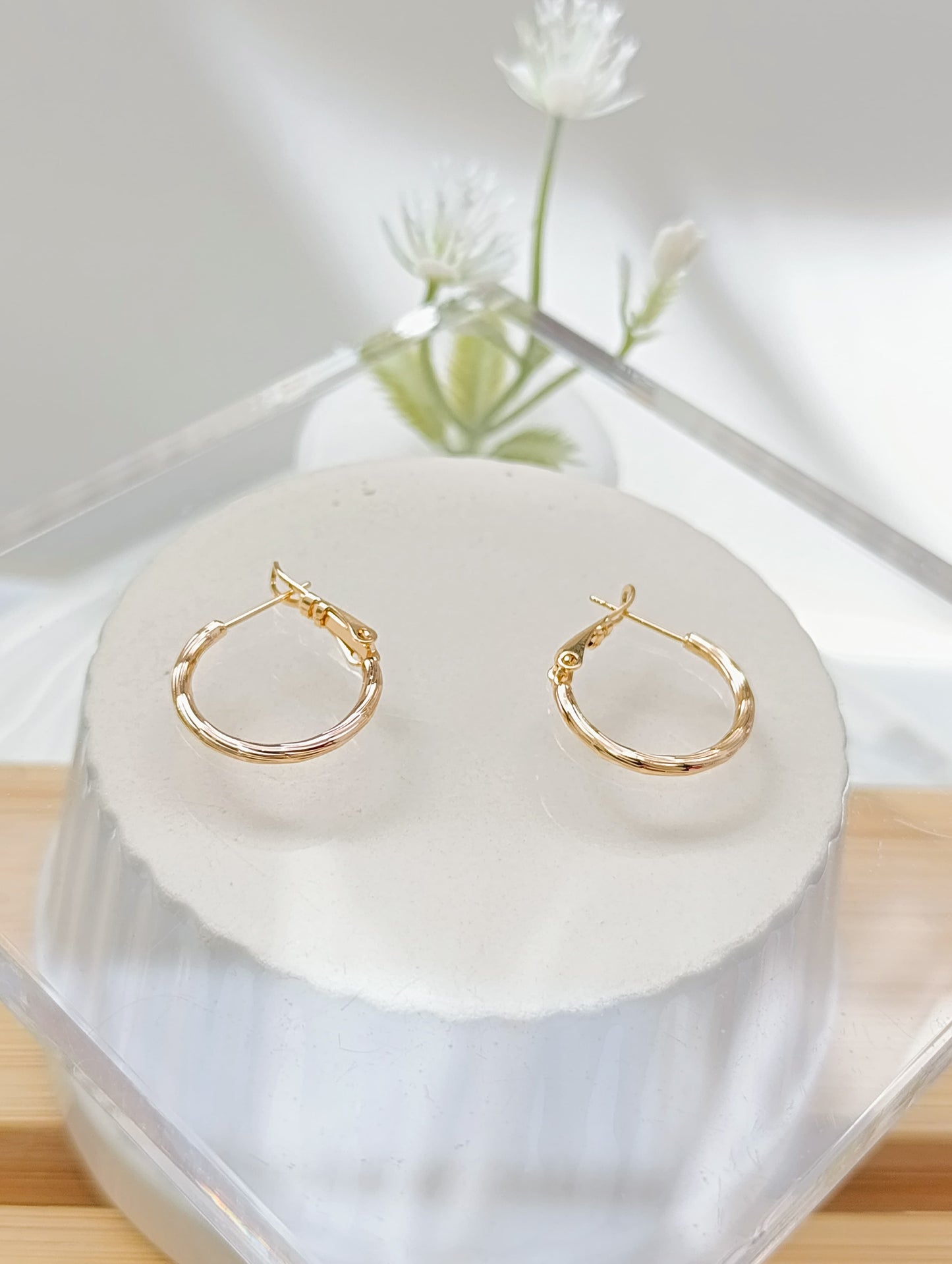 ARGOLLAS CON LABRADO DE LINEAS