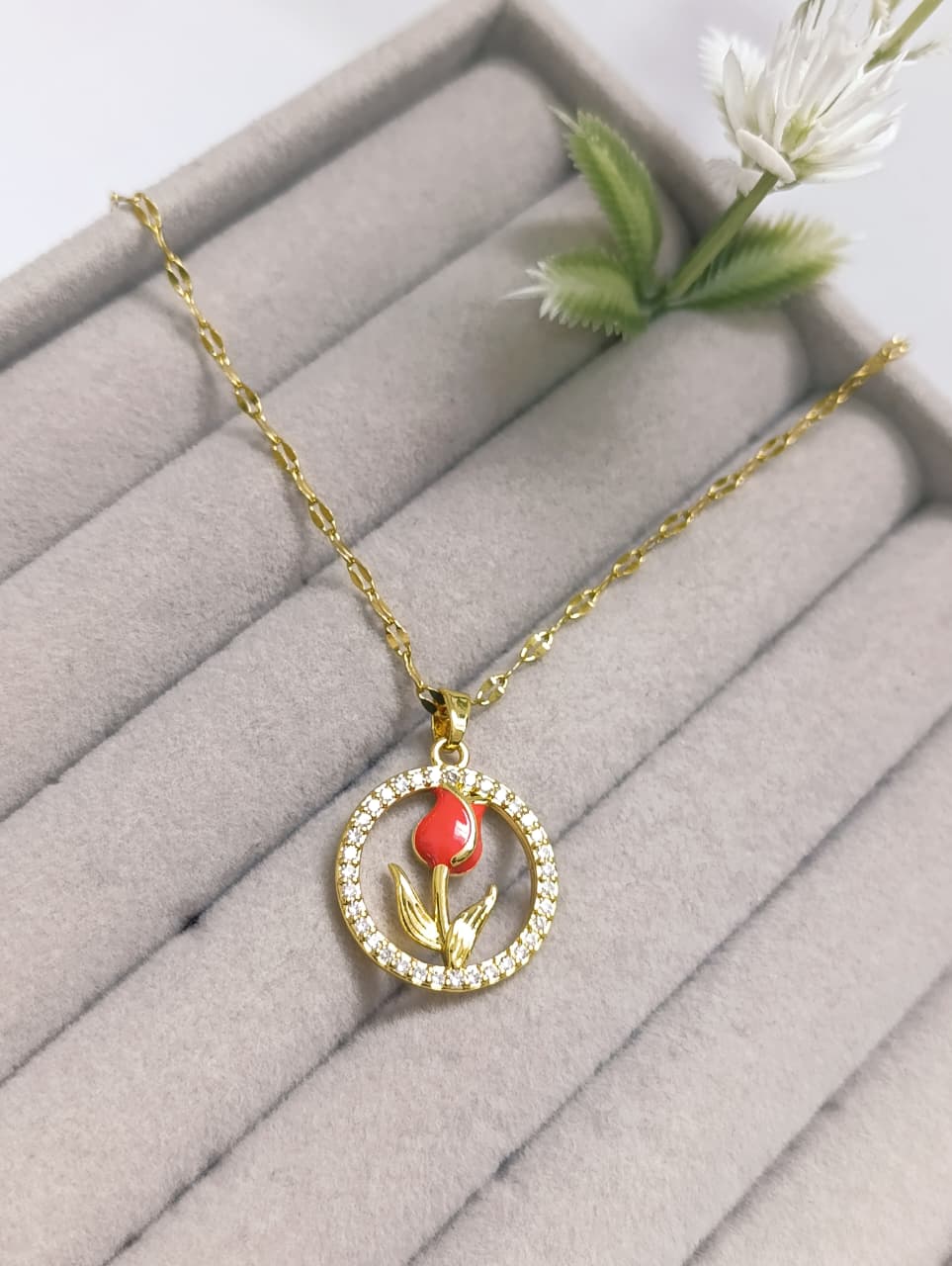 CADENA DIJE CÍRCULO CON TULIPÁN