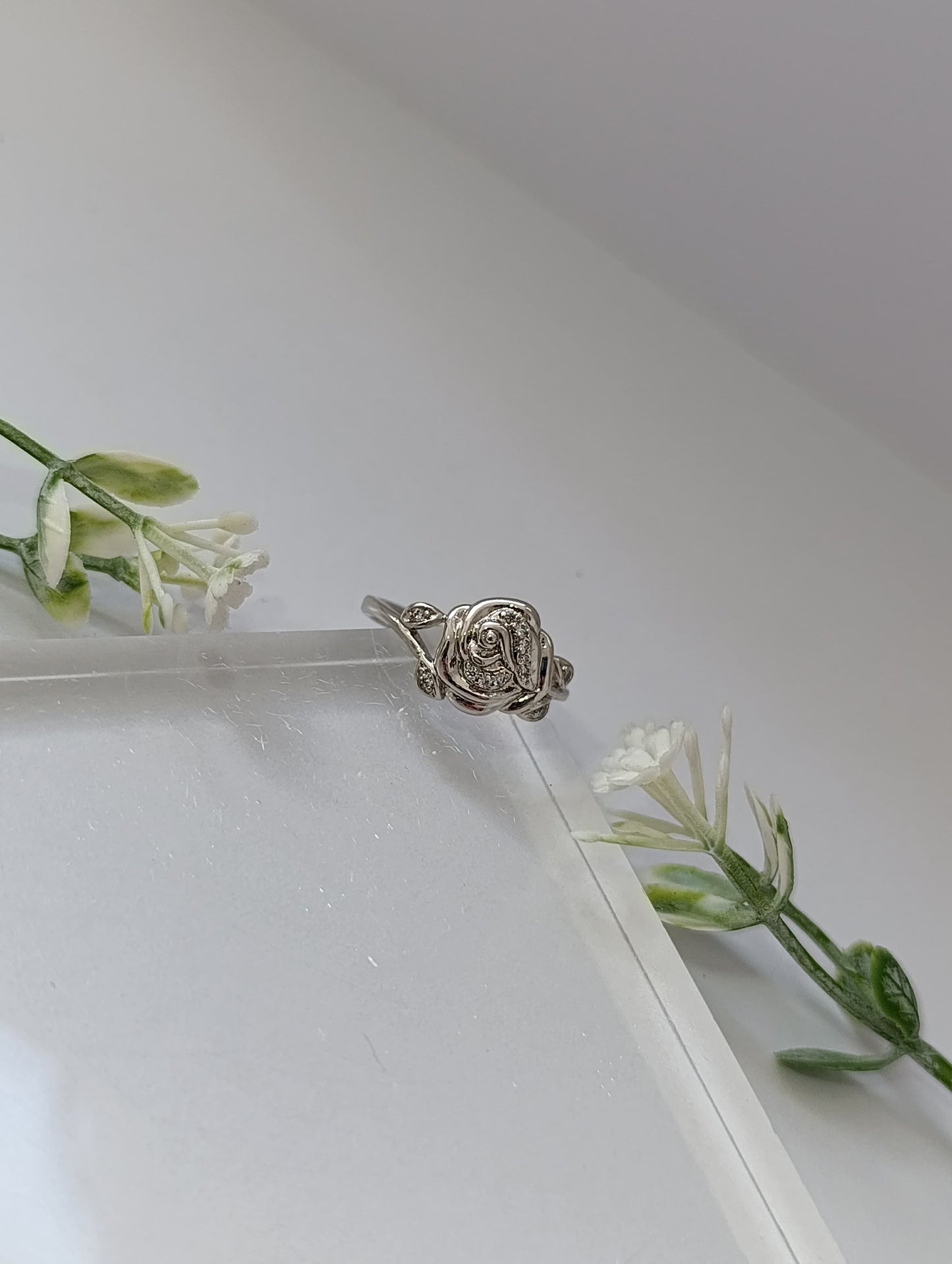 ANILLO DE ROSA CON PIEDRAS INCRUSTADAS T6 Y T7