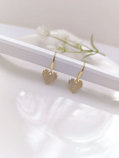 ARETE COLGANTE DE CORAZÓN CON CIRCONITAS
