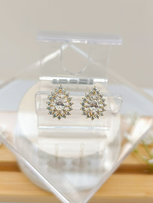 ARETE FORMA DE GOTA CON CIRCONIAS Y PIEDRAS