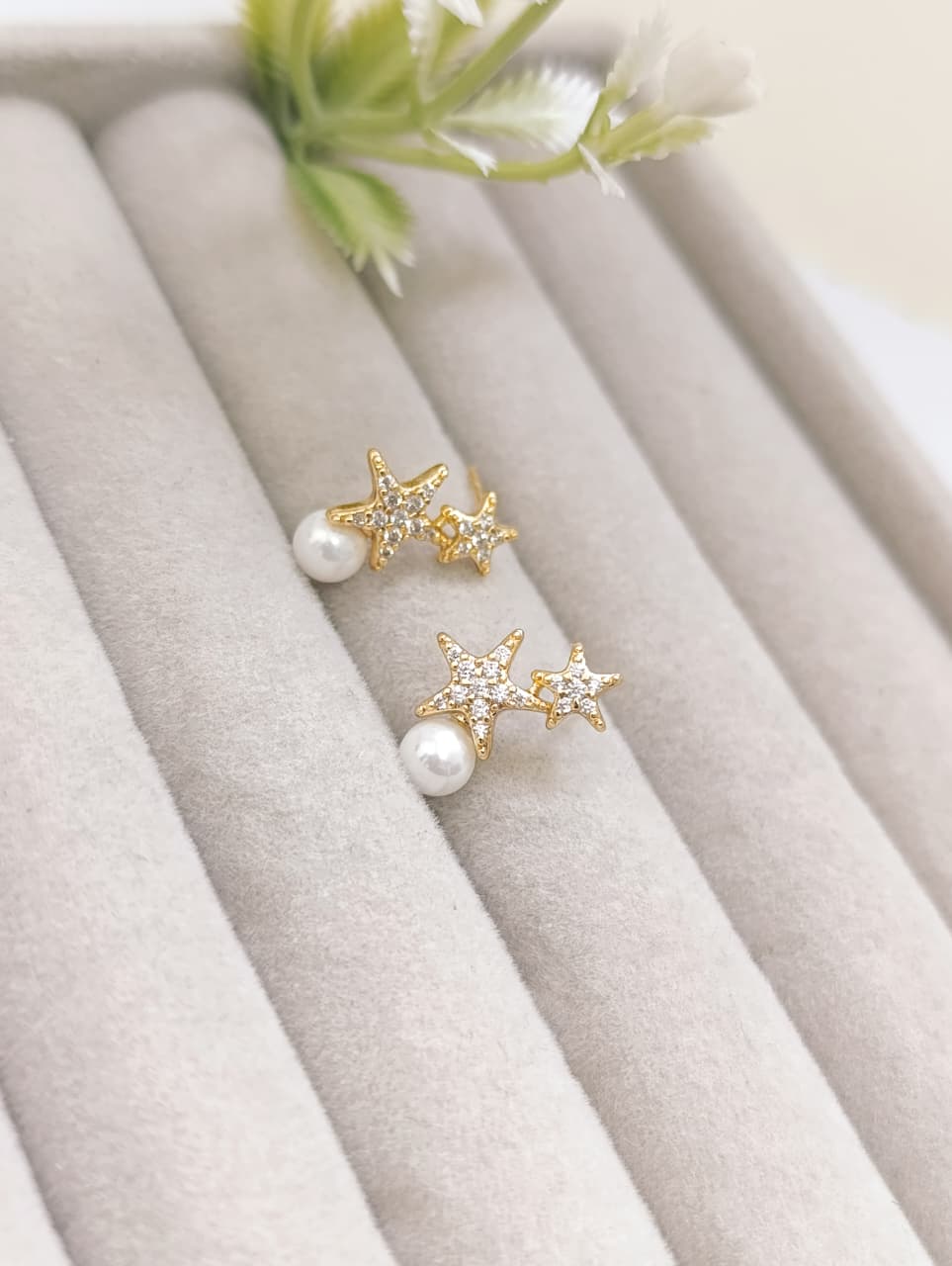 ARETES CON ESTRELLAS Y PERLITA