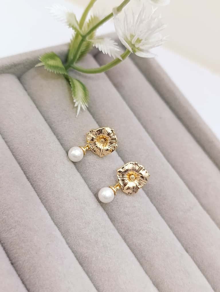 ARETES FLOR PERLITA COLGANTES