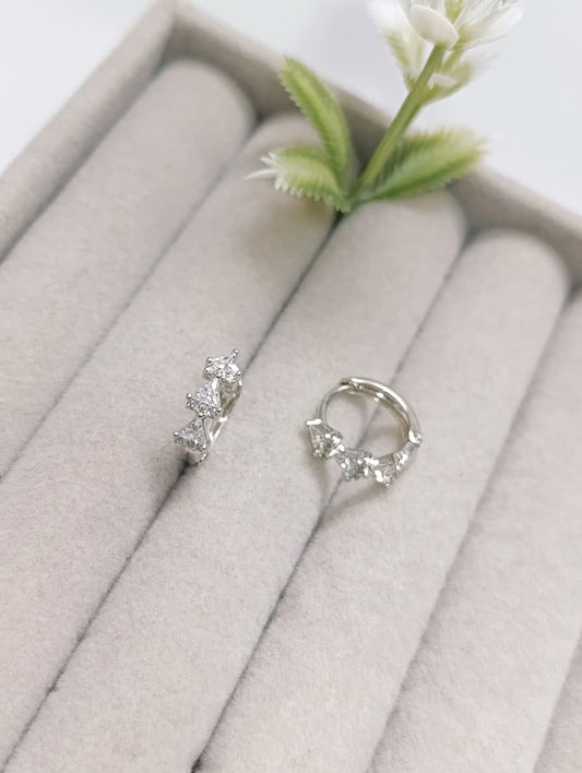 ARGOLLAS TRIÁNGULOS BRILLANTES