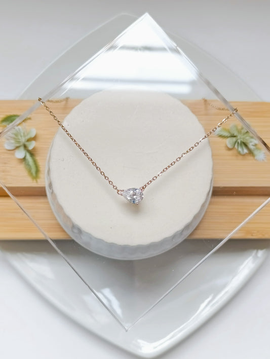 CADENA DIJE MINIMALISTA DE GOTA BRILLANTE