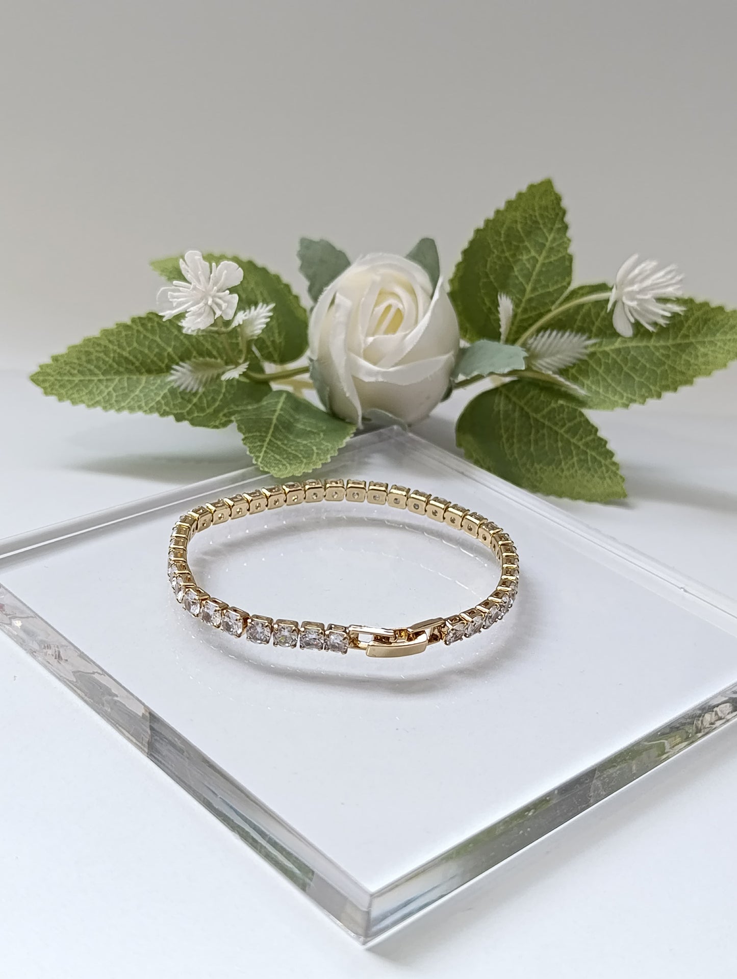 PULSERA DE BROCHE CON PIEDRAS